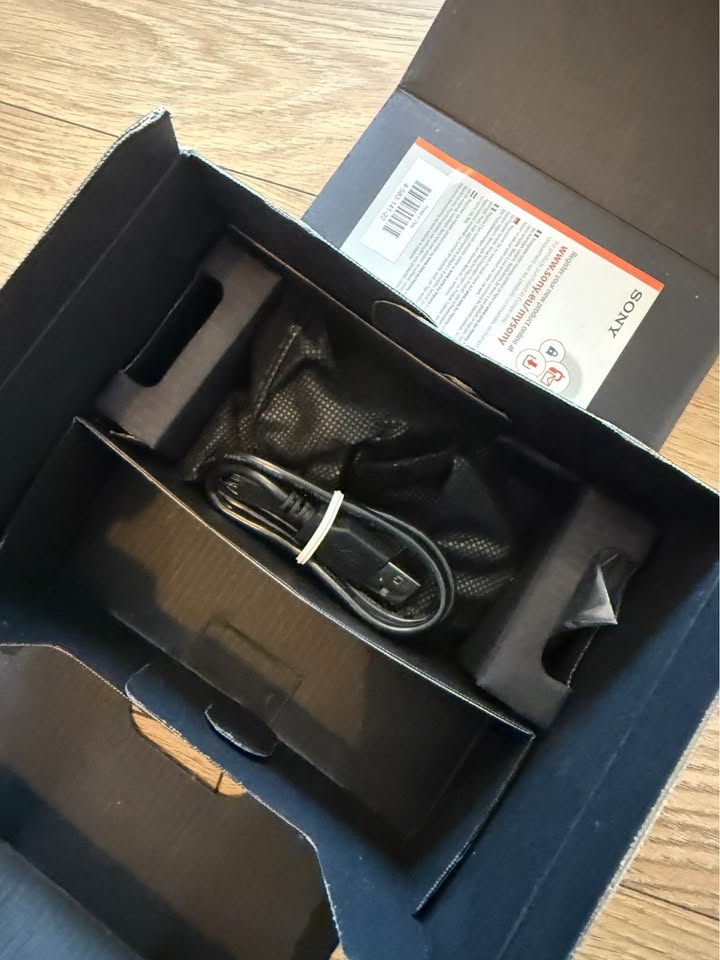 Sony RX100 VII Compact Camera, 4k video, 24-200mm